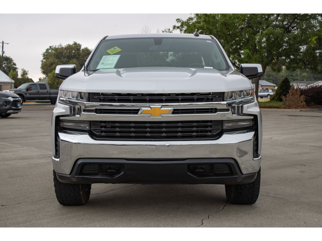 2020 Chevrolet Silverado 1500 LT photo 3