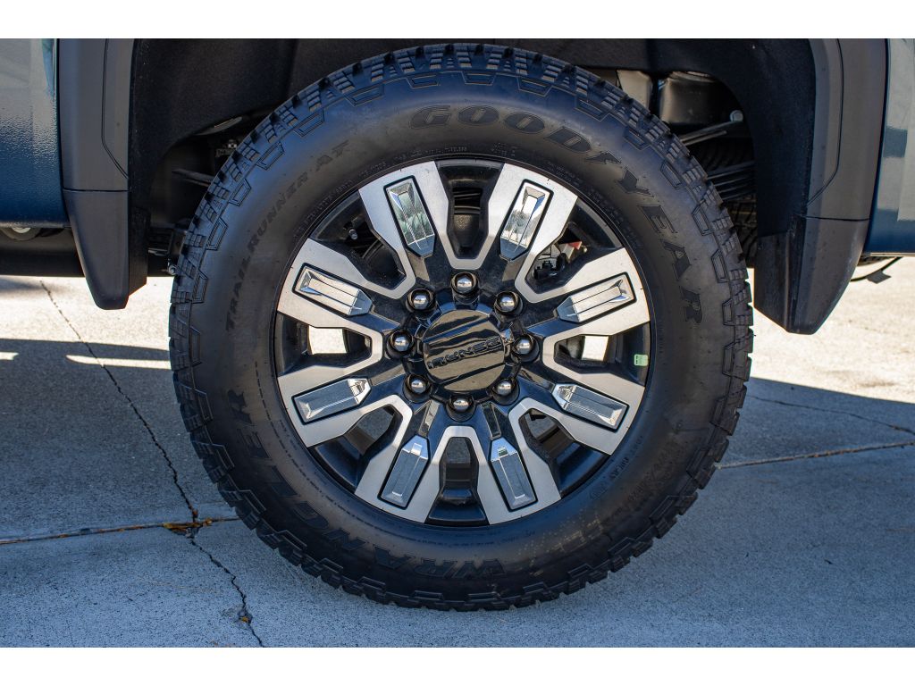 2026 GMC Sierra 3500HD Denali - Photo 8