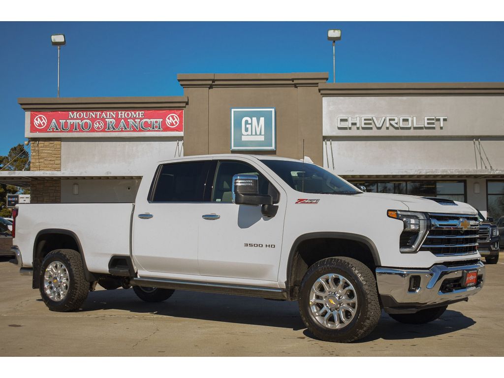 2025 Chevrolet Silverado 3500HD LTZ photo 2