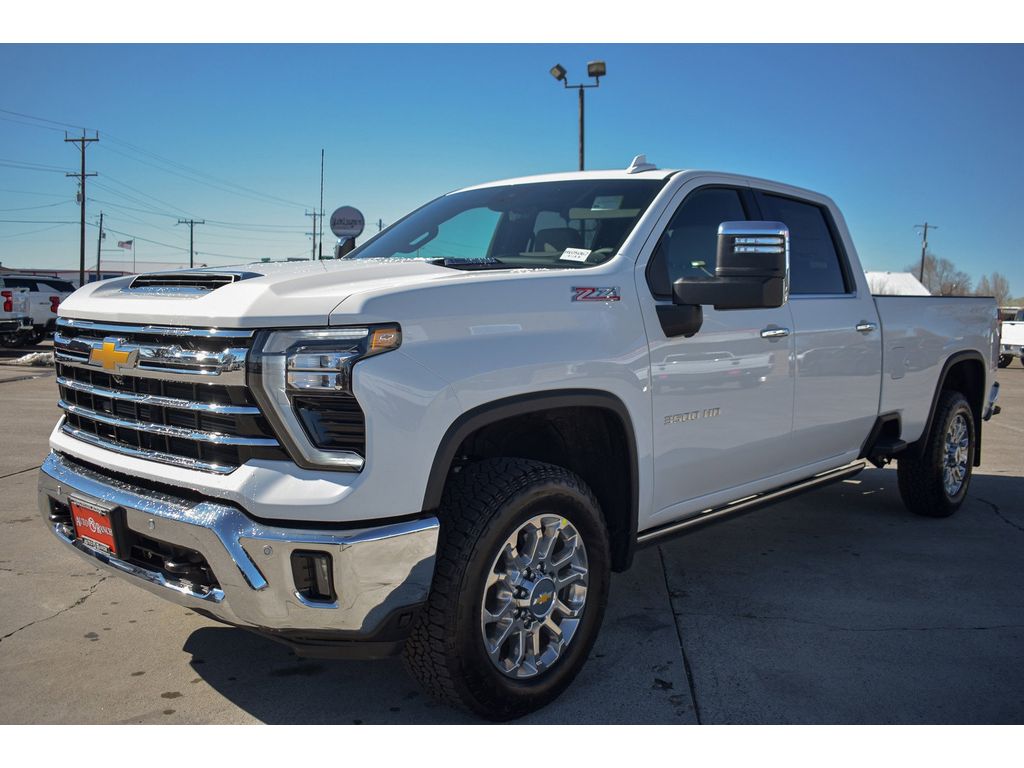2025 Chevrolet Silverado 3500HD LTZ photo 4
