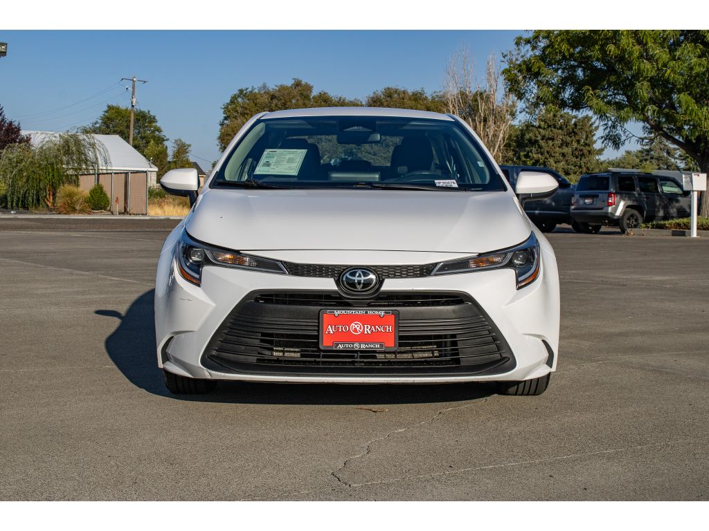 2023 Toyota Corolla LE photo 3