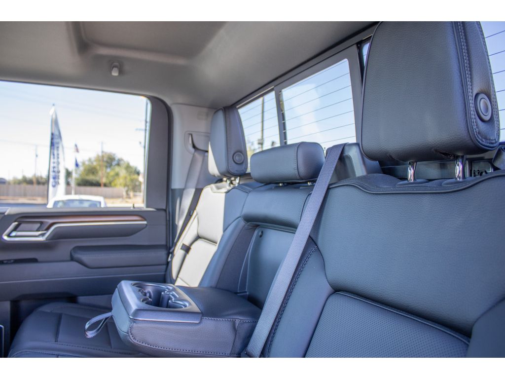 2026 GMC Sierra 3500HD Denali - Photo 38