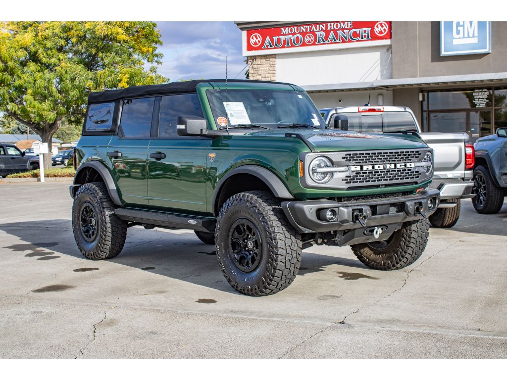 2022 Ford Bronco Badlands photo 2