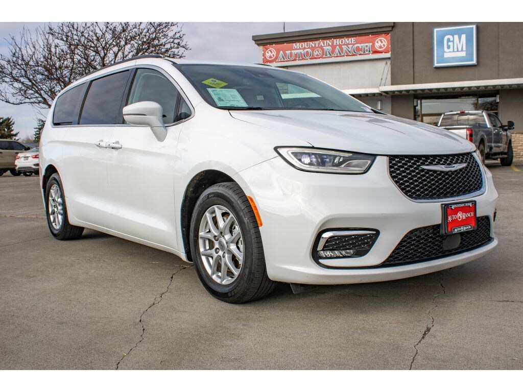 Used 2022 Chrysler Pacifica Touring L Van Passenger Van