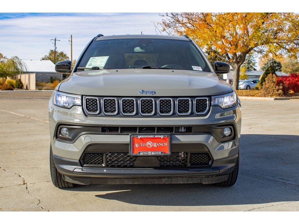 Used 2023 Jeep Compass Latitude SUV