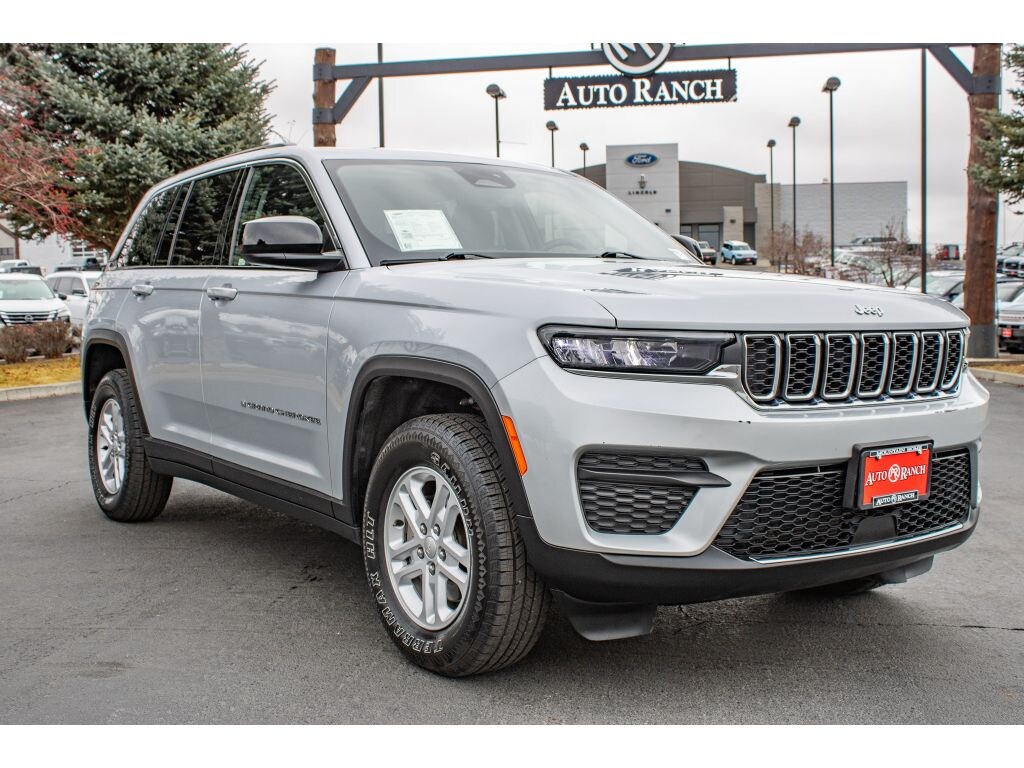 Used 2023 Jeep Grand Cherokee Laredo SUV