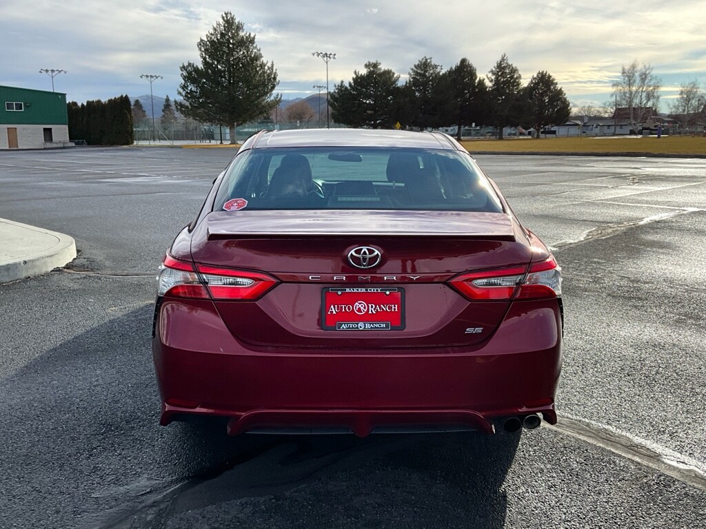 Used 2018 Toyota Camry SE Sedan