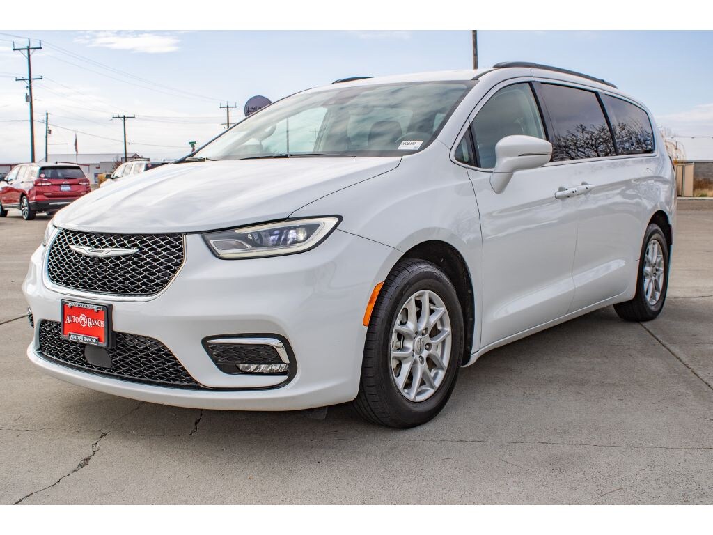 Used 2022 Chrysler Pacifica Touring L Van Passenger Van