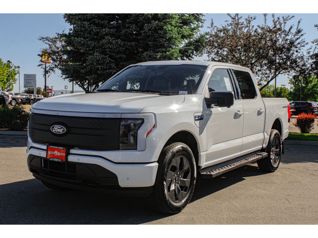 2025 Ford F-150 Lightning photo 2
