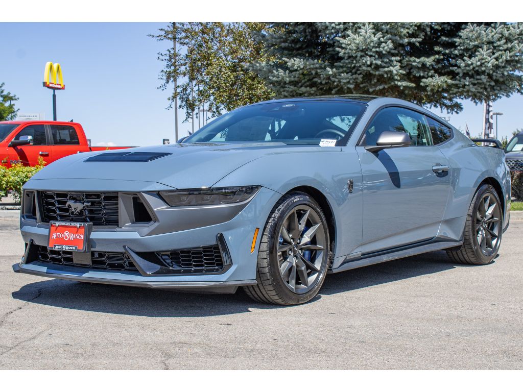 2025 Ford Mustang Dark Horse Deluxe photo 2