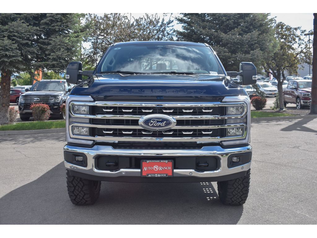 2025 Ford F-250 Lariat photo 2