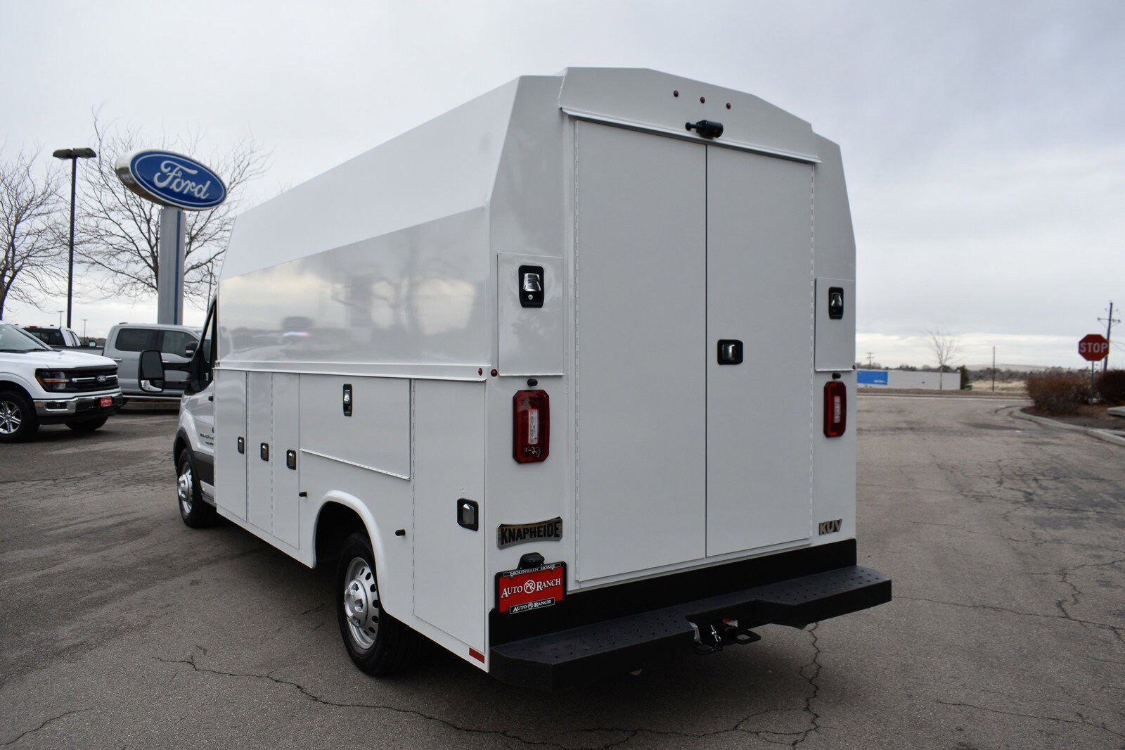 2023 Ford Transit Cutaway Chassis photo 3