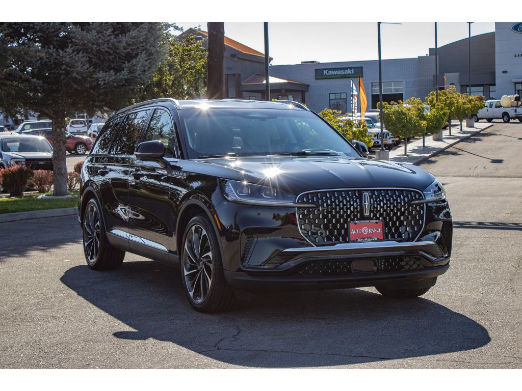 2025 Lincoln Aviator Reserve photo 2