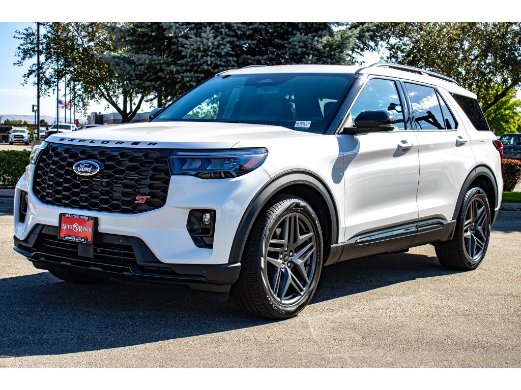 2025 Ford Explorer ST photo 2