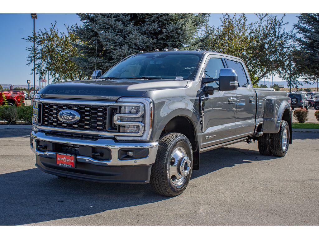 2025 Ford F-350 photo 3