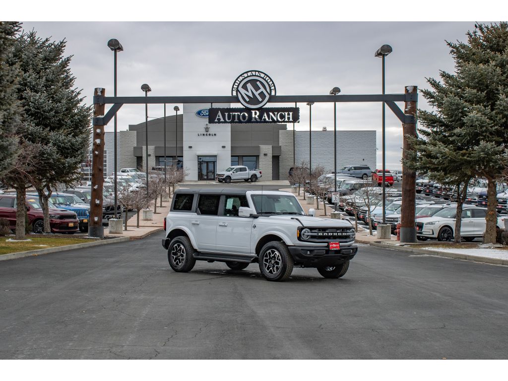 2025 Ford Bronco 4-Door Outer Banks's photo