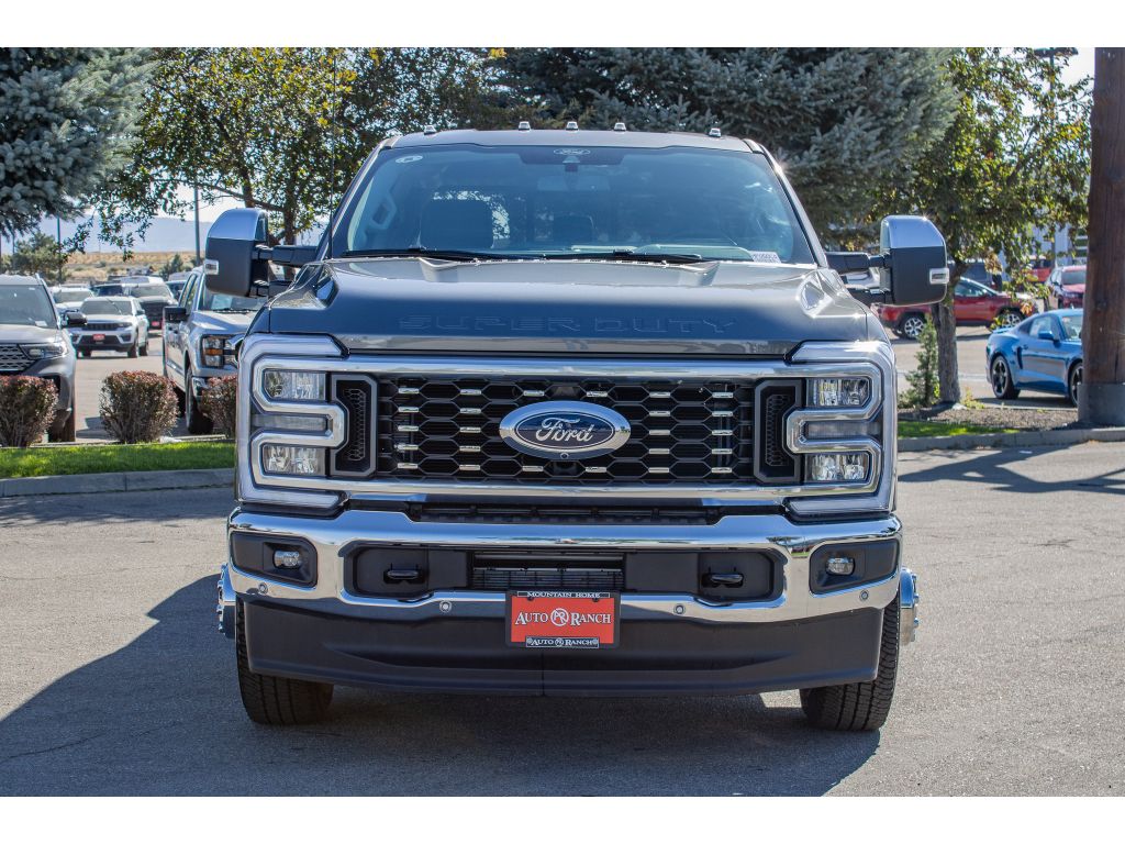 2025 Ford F-350 photo 2