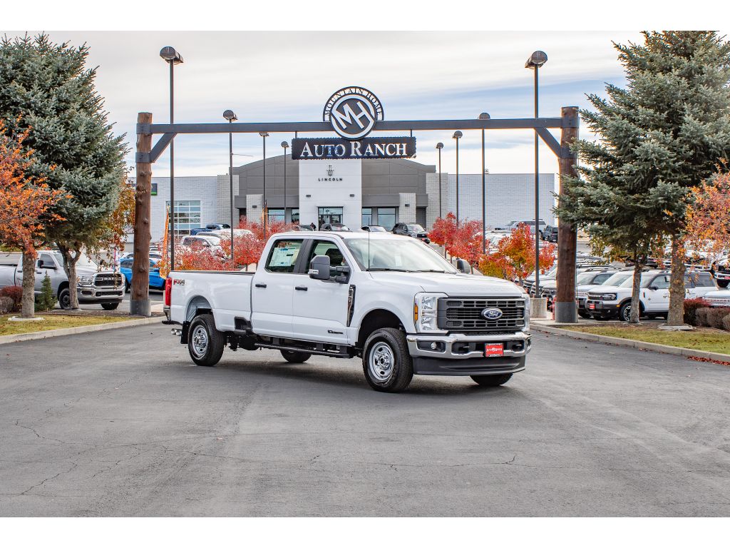 2026 Ford F-350 Super Duty XL's photo