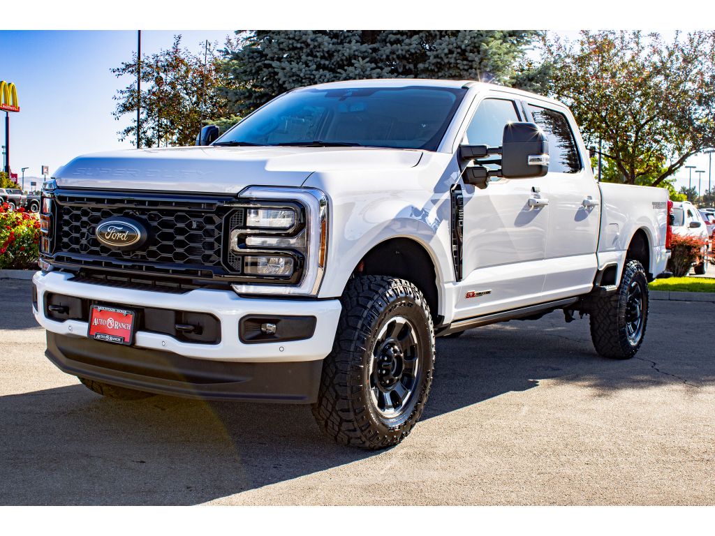 2025 Ford F-350 Lariat photo 4