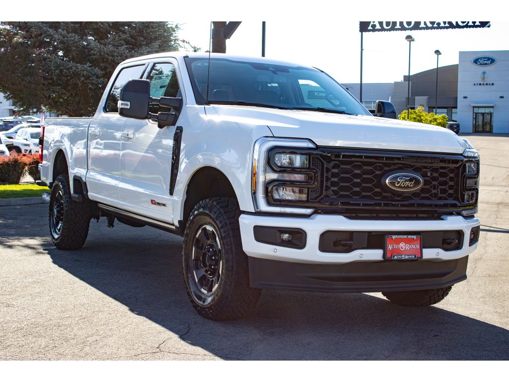 2025 Ford F-350 Lariat photo 2