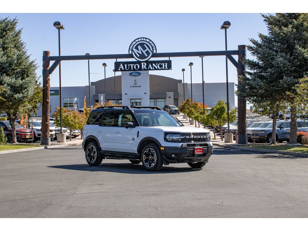 2025 Ford Bronco Sport Outer Banks's photo