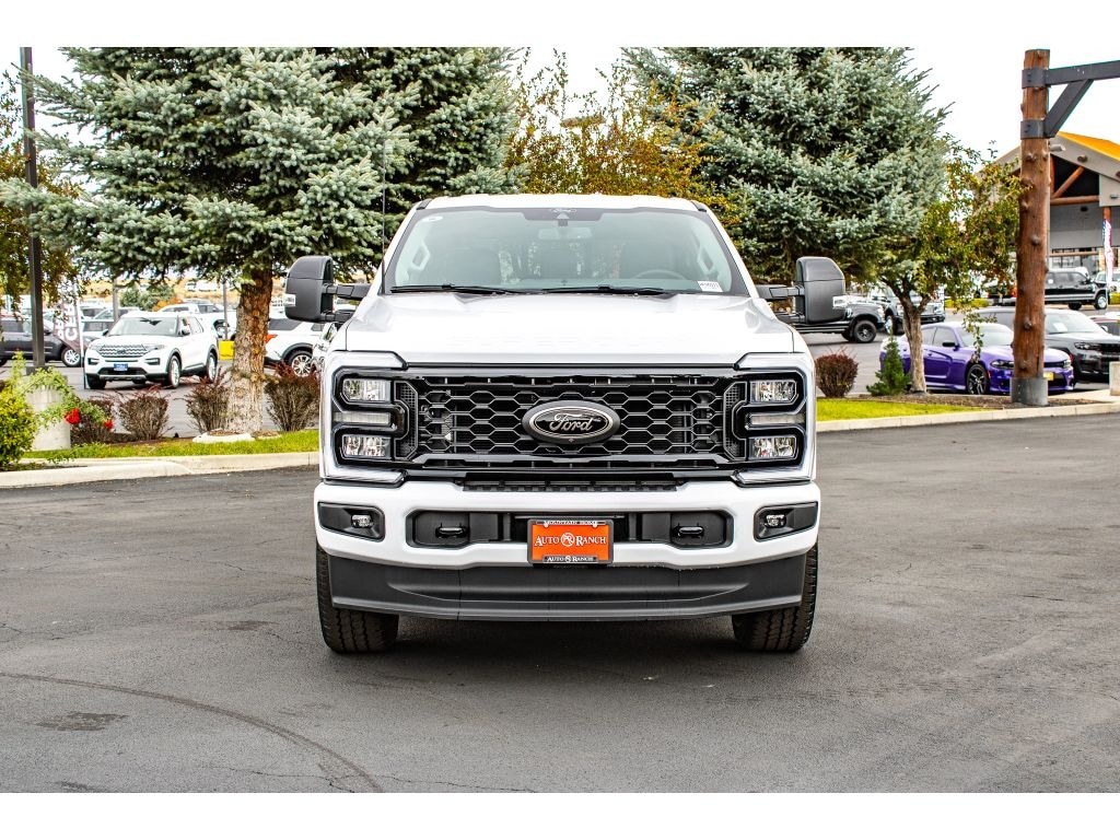 New 2026 Ford F-350 Lariat Crew Cab