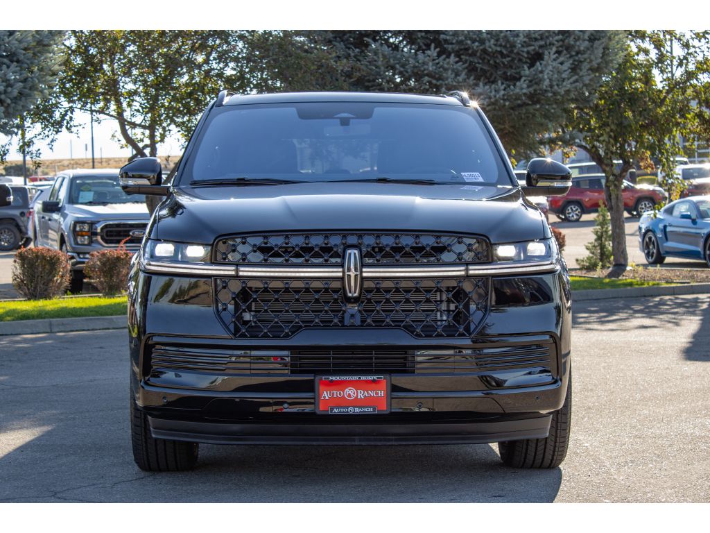 2025 Lincoln Navigator L Reserve photo 2