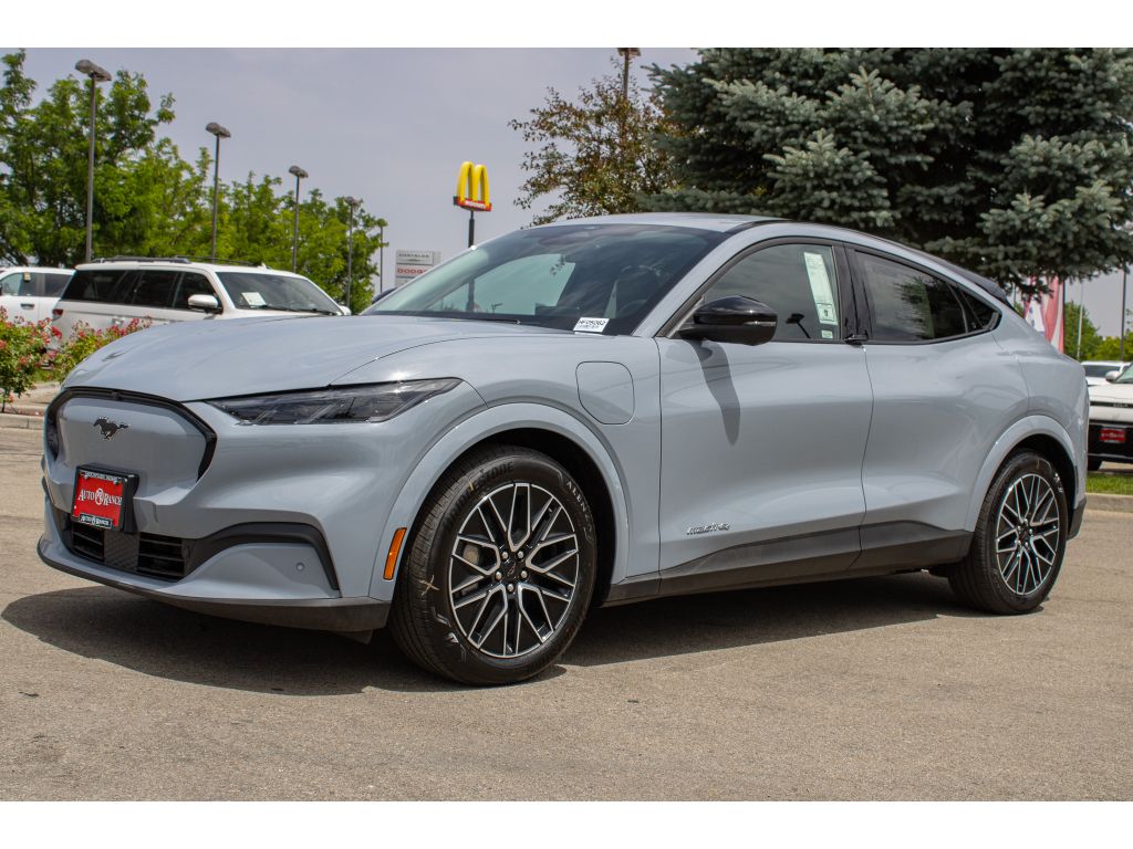2025 Ford Mustang Mach-E Premium photo 3