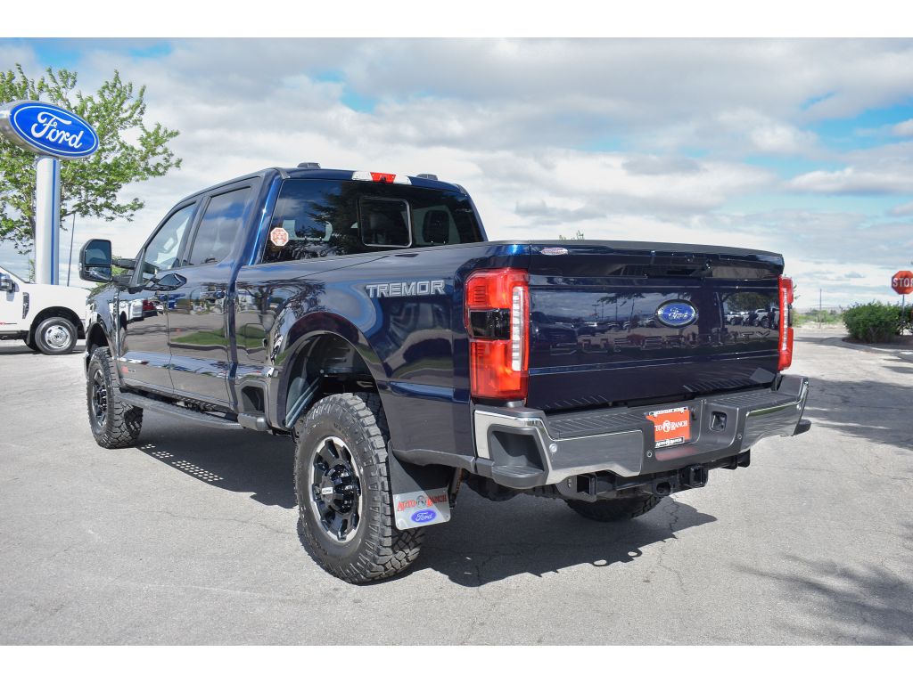 2025 Ford F-250 Lariat photo 4