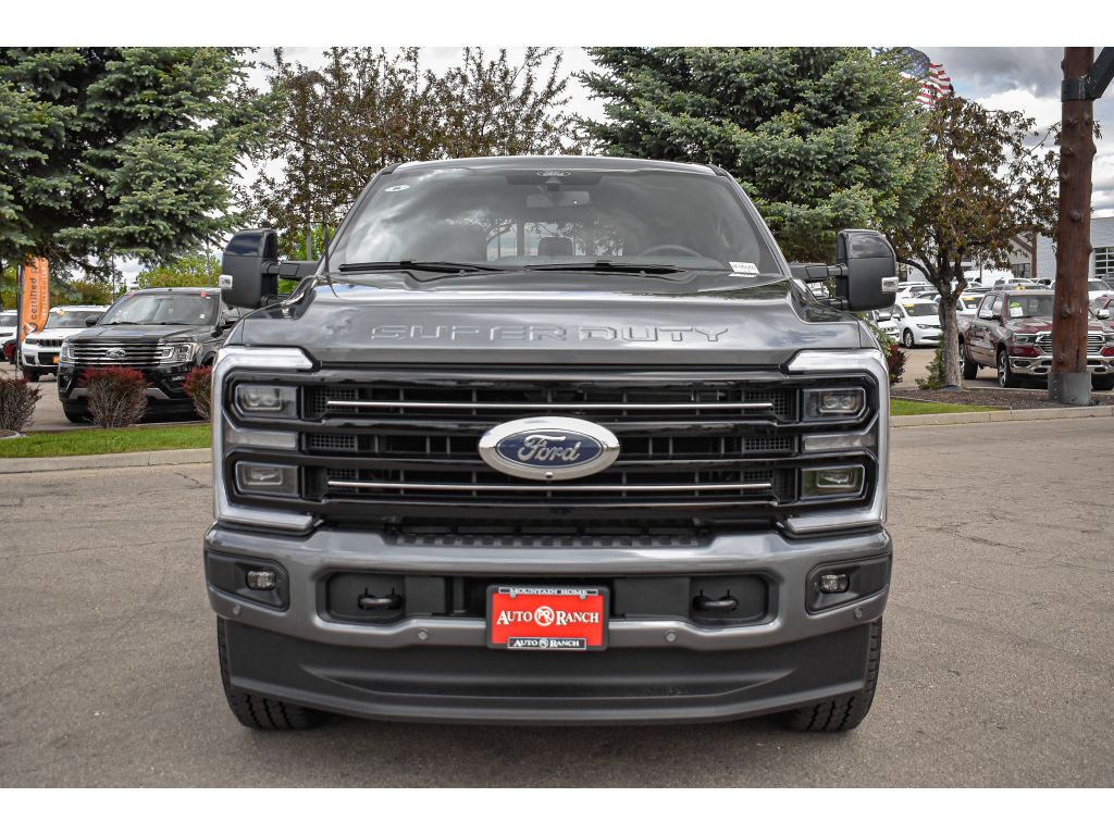 2025 Ford F-250 Platinum photo 2