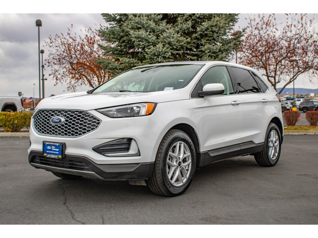2023 Ford Edge SEL photo 4