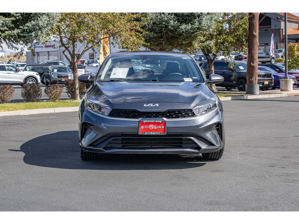 2023 Kia Forte LXS photo 2