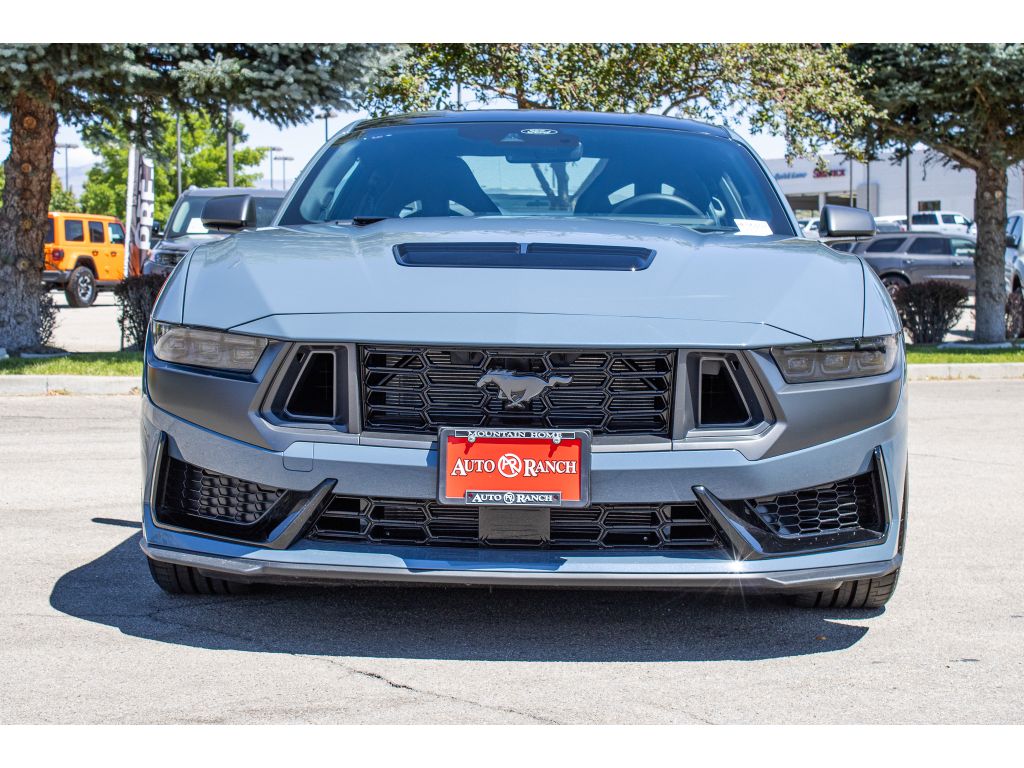 2025 Ford Mustang Dark Horse Deluxe photo 3