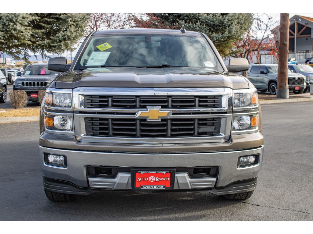 2015 Chevrolet Silverado LT photo 2