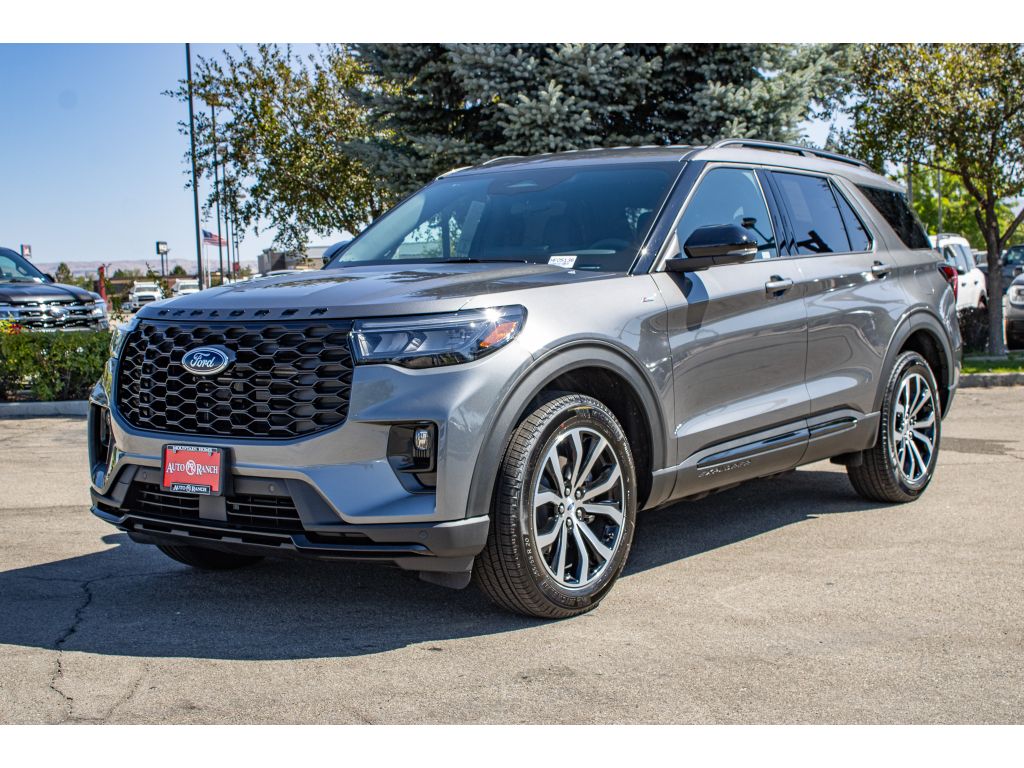 2025 Ford Explorer ST-Line photo 3