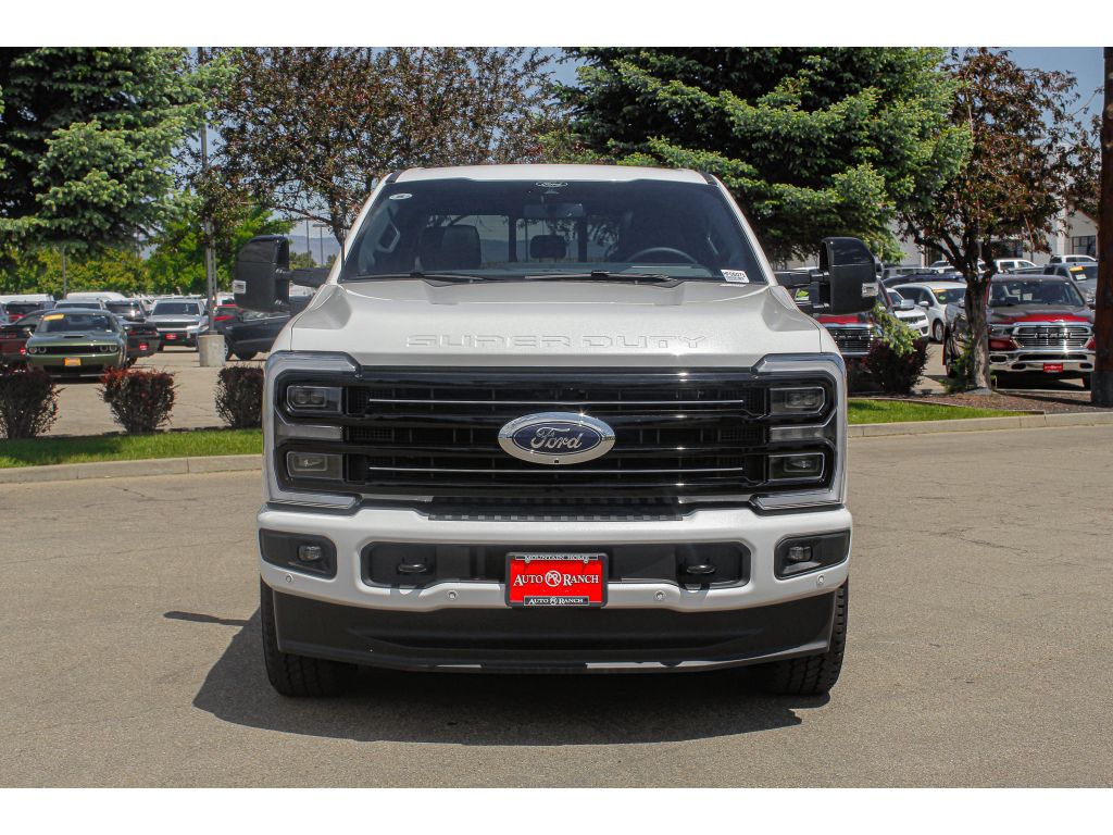2025 Ford F-250 Platinum photo 2