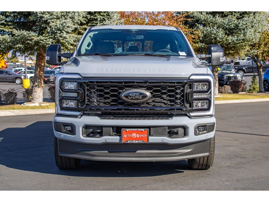 New 2026 Ford F-250 Lariat Crew Cab