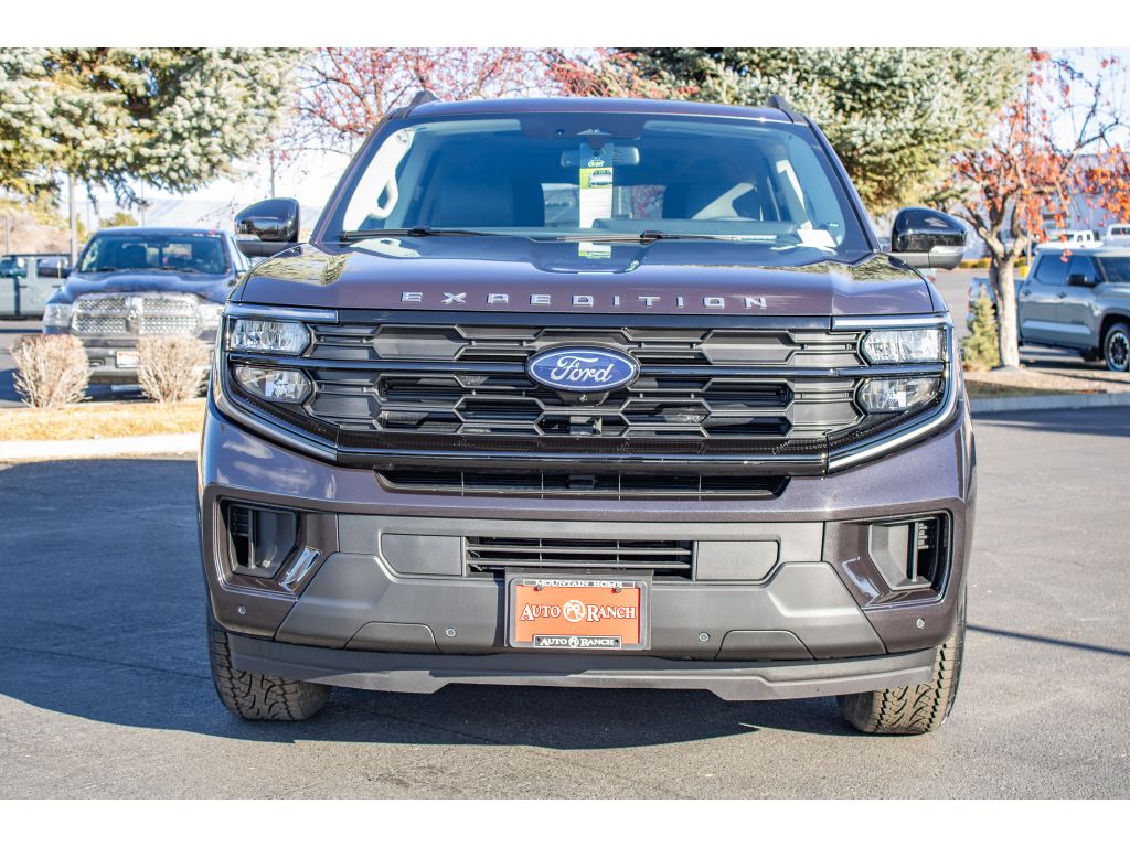 2025 Ford Expedition MAX photo 2