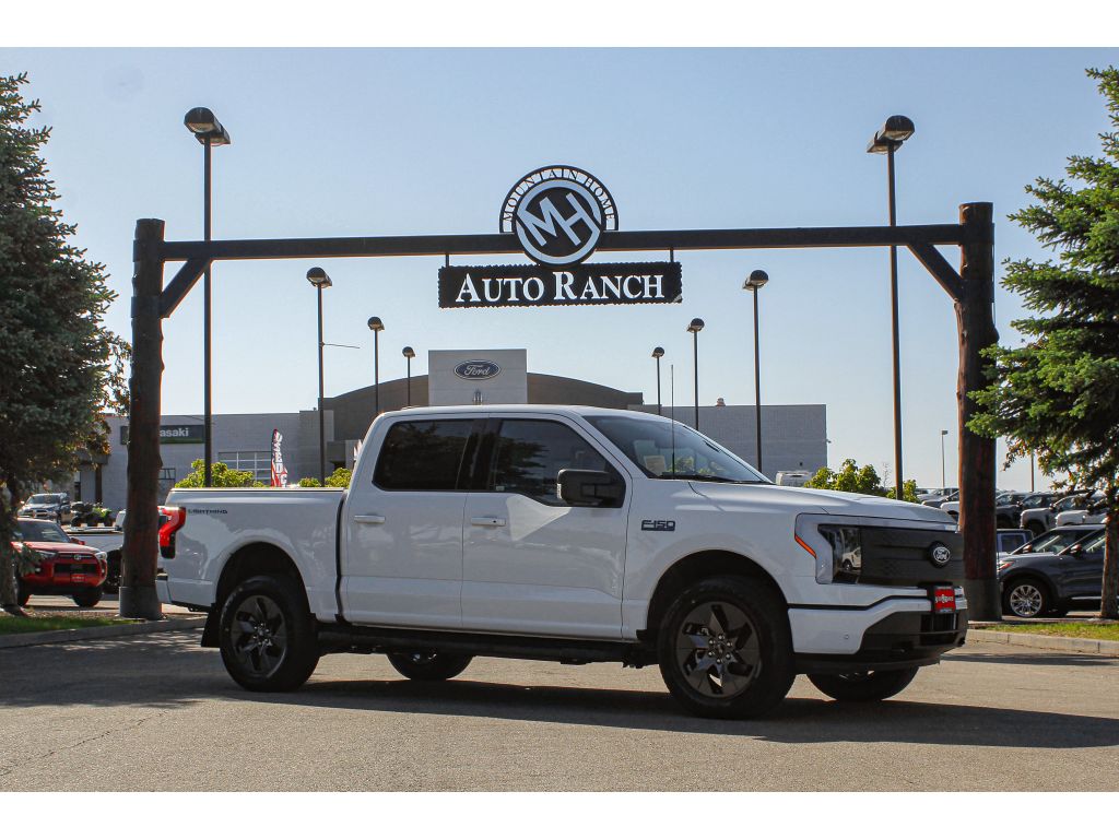 2025 Ford F-150 Lightning Flash's photo