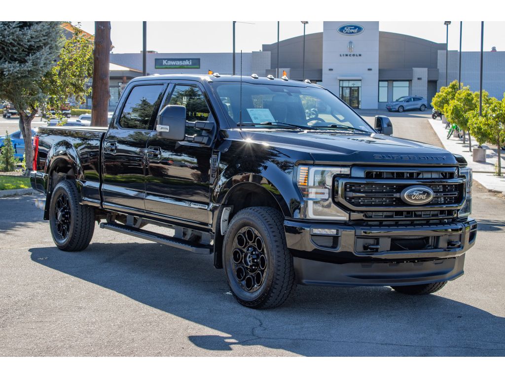 2022 Ford F-350 Lariat photo 2