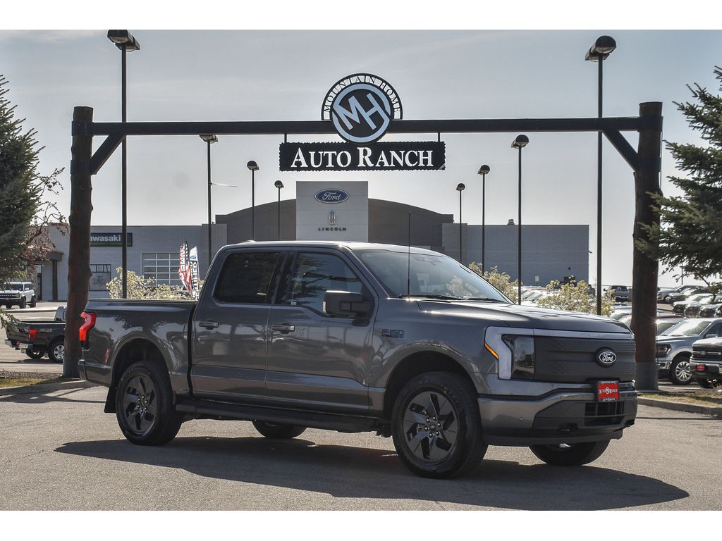2025 Ford F-150 Lightning Flash's photo