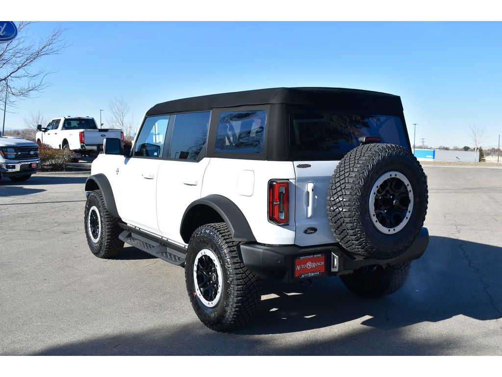 2024 Ford Bronco Outer Banks photo 4