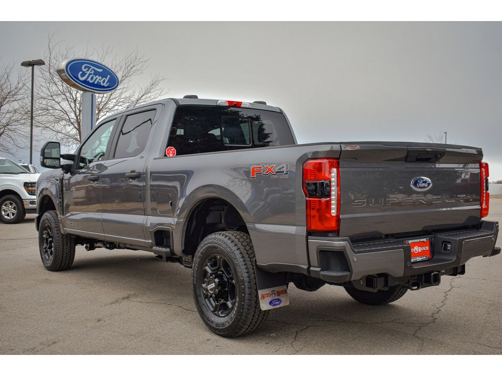 2025 Ford F-250 XL photo 4