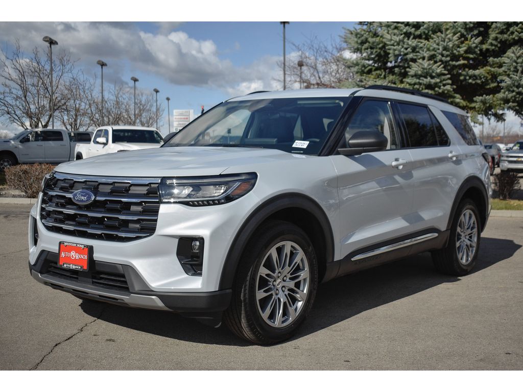 2025 Ford Explorer photo 3