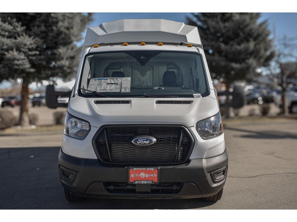 2023 Ford Transit Cutaway Chassis photo 2