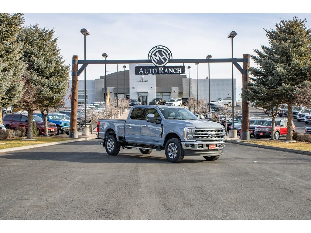 New 2026 Ford F-350 Lariat Crew Cab