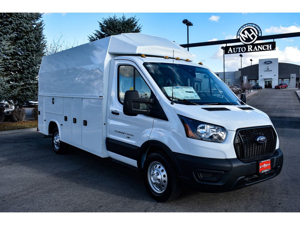2023 Ford Transit Cutaway Chassis photo 2