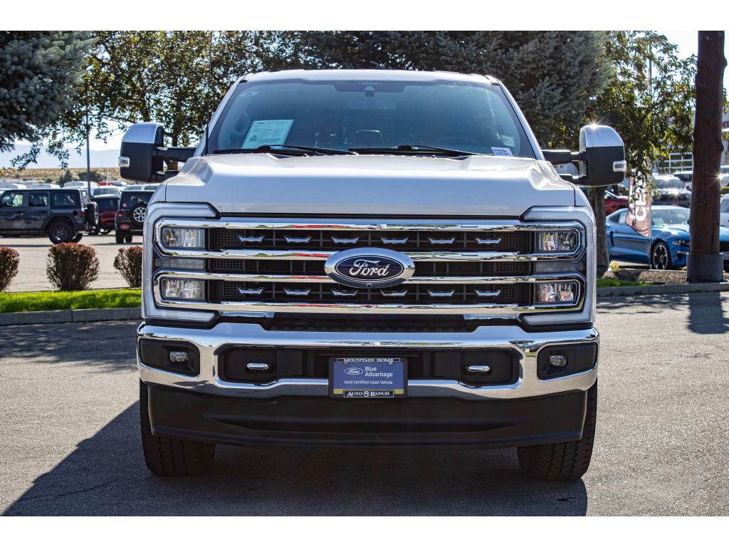 2024 Ford F-350 Lariat photo 2