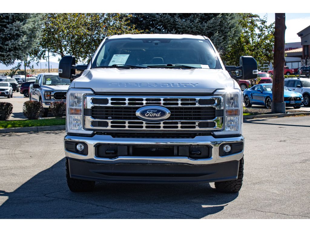 2024 Ford F-350 XLT photo 3