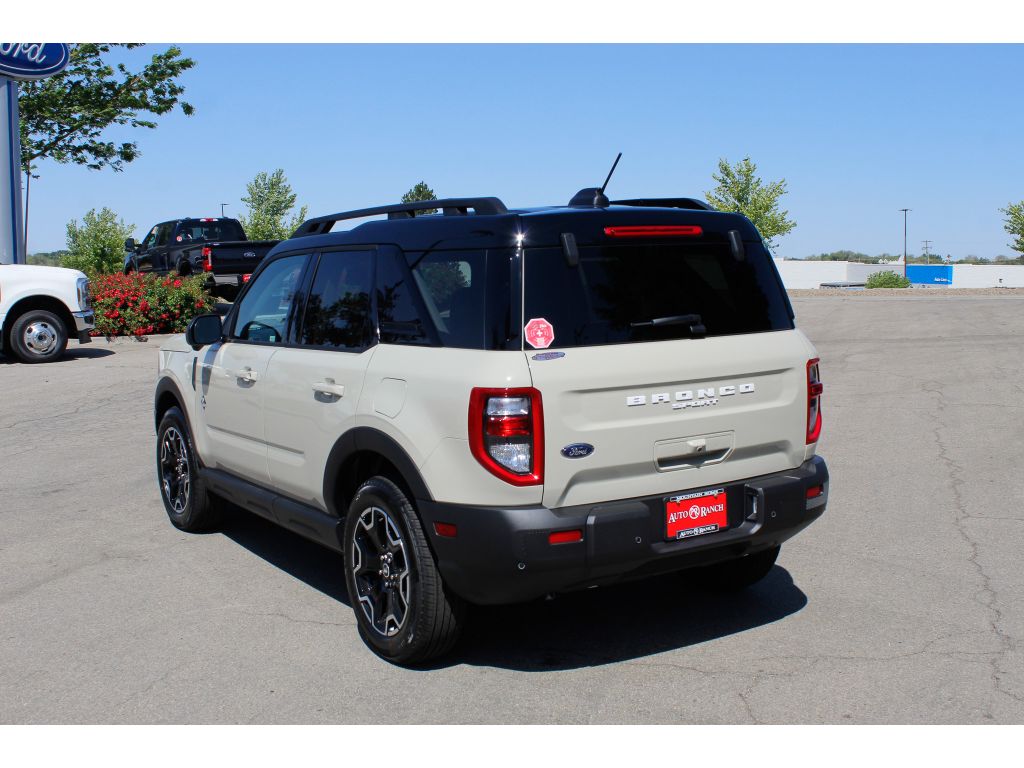 2025 Ford Bronco Sport Outer Banks photo 4